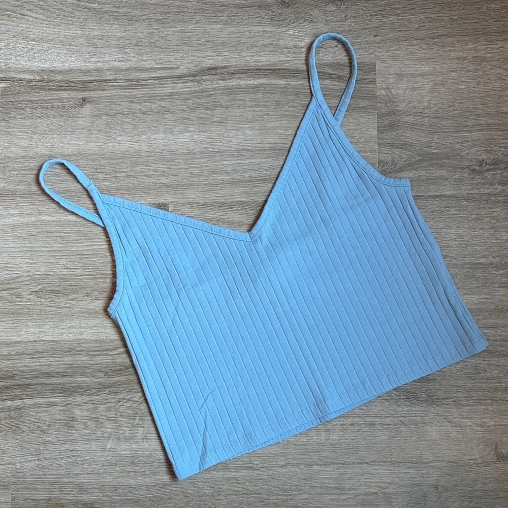 Divided blue ribbed crop top